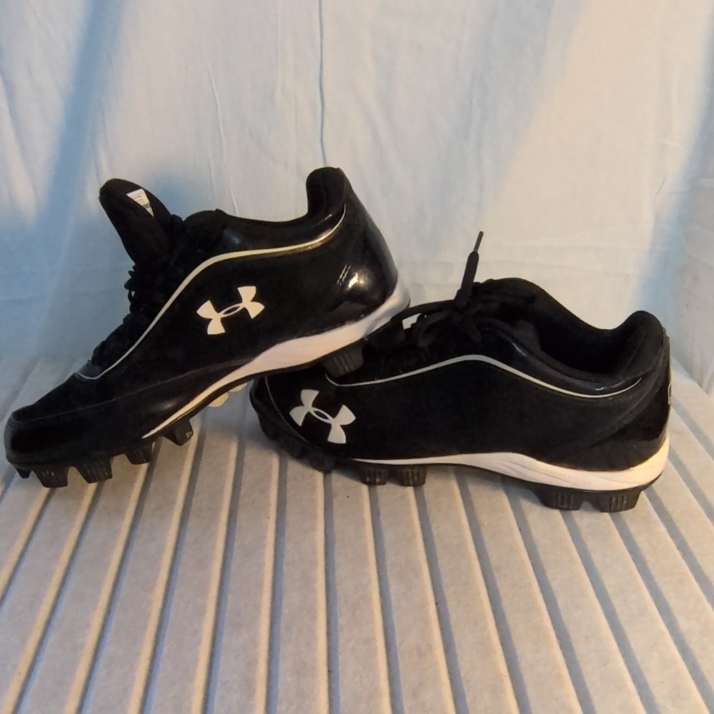 Under Armour Men's MLB Authentic Black White Lace Up Baseball Cleats size‎ 8.5